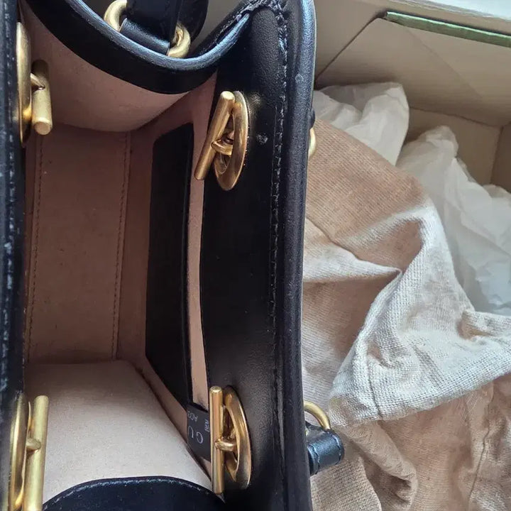 [BUNJANG] Gucci Marmont Matelassé Mini Crossbody Bag / 구찌마몬트마틀라세 미니크로스백