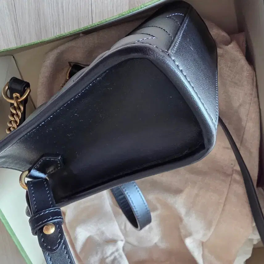 [BUNJANG] Gucci Marmont Matelassé Mini Crossbody Bag / 구찌마몬트마틀라세 미니크로스백