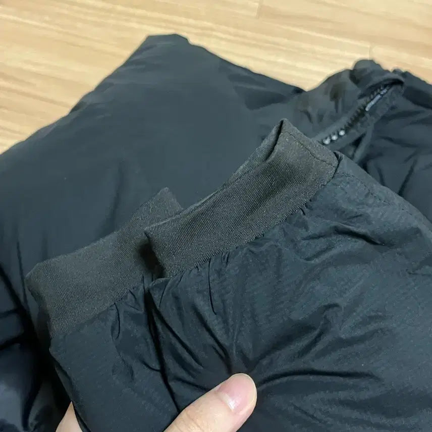 [BUNJANG] Canada Goose Lodge Puffer Jacket Black (M) / 캐나다구스 롯지 패딩 블랙 (M)