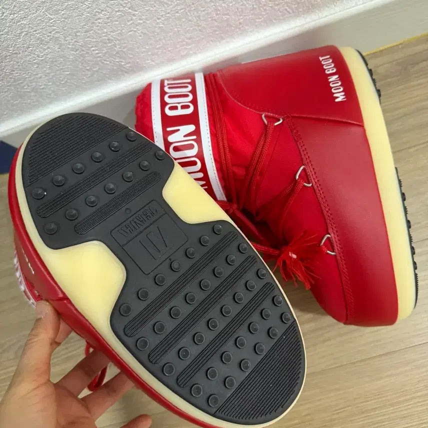 [BUNJANG] Red Padded Boots EU 36/38 Ski Boots / 문부츠 레드 패딩 부츠 EU 36/38 스키장신발