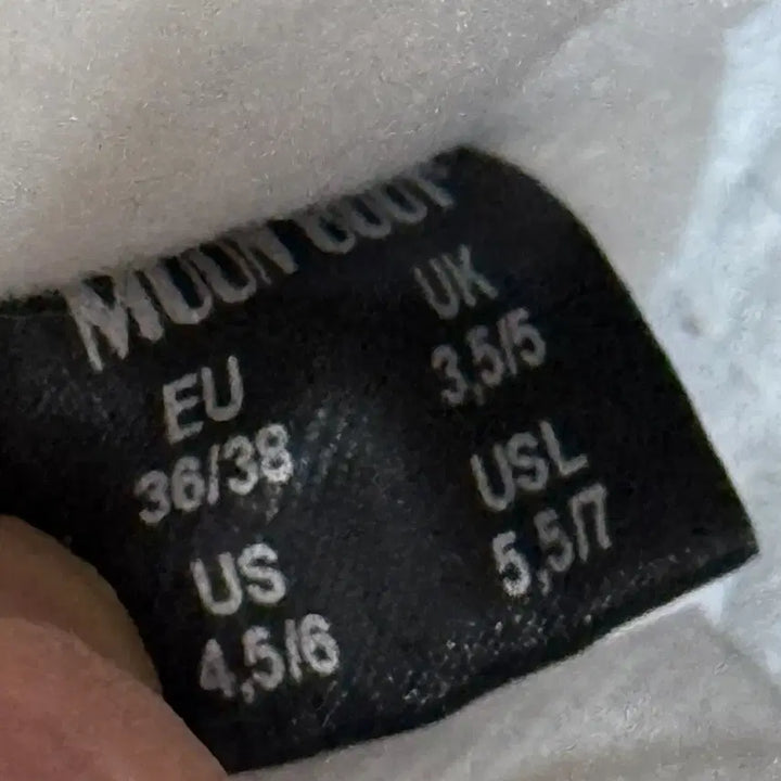 [BUNJANG] Red Padded Boots EU 36/38 Ski Boots / 문부츠 레드 패딩 부츠 EU 36/38 스키장신발