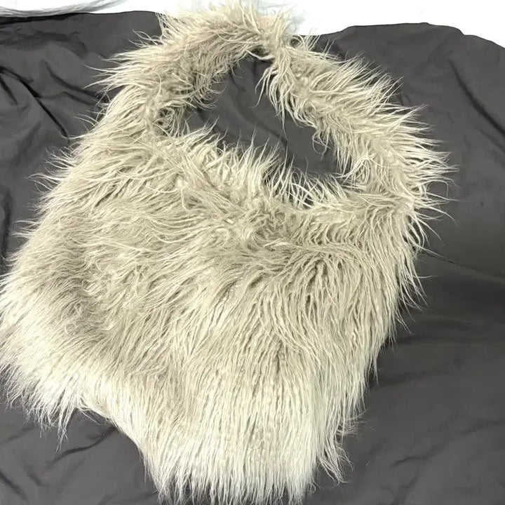 [BUNJANG] Nothing Everything Vegan Fur Crossbody Bag / 낫띵에브리띵 비건 퍼 크로스바디 백