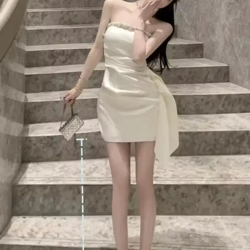 [BUNJANG] Imported Cubic Shirring Tube Top Dress / 새상품! 수입 큐빅 셔링 언발 튜브탑원피스 수입의류 블링 마켓 플립 명품