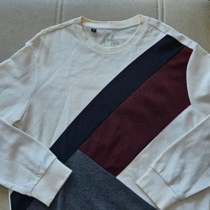 [BUNJANG] Guess Sweatshirt / 게스 스웨트셔츠