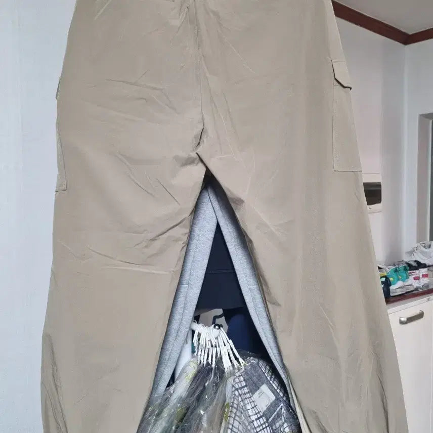 [BUNJANG] Cutter &amp; Buck Beige Cargo Jogger Pants (Size 30-32) / (새옷 수준)커터앤벅 베이지색 카고 조거팬츠 30~32사이즈