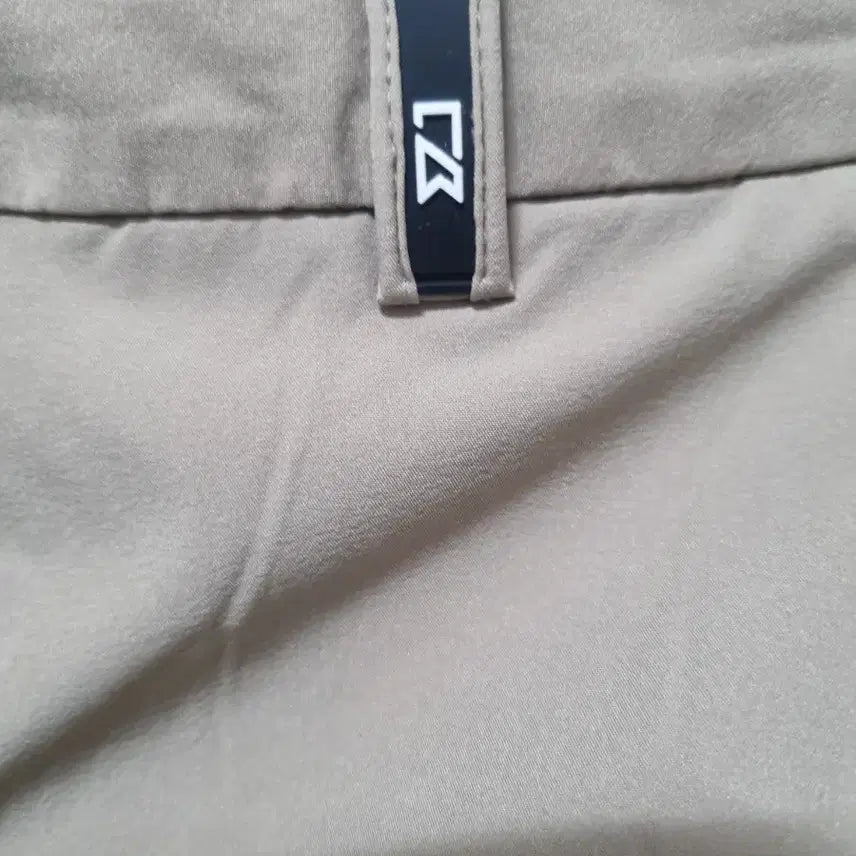 [BUNJANG] Cutter &amp; Buck Beige Cargo Jogger Pants (Size 30-32) / (새옷 수준)커터앤벅 베이지색 카고 조거팬츠 30~32사이즈