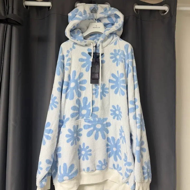 [BUNJANG] Prada Flower Embroidered Hoodie 105 / (새상품)프라다 플라워 자수 후드티 105