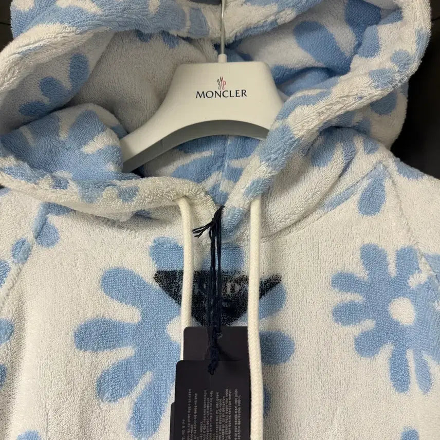 [BUNJANG] Prada Flower Embroidered Hoodie 105 / (새상품)프라다 플라워 자수 후드티 105