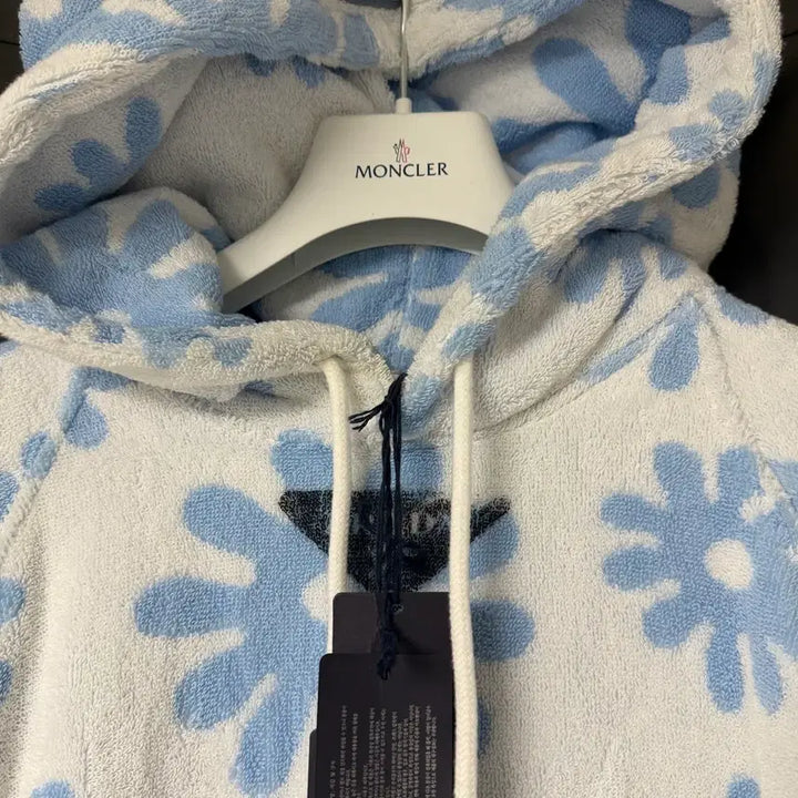 [BUNJANG] Prada Flower Embroidered Hoodie 105 / (새상품)프라다 플라워 자수 후드티 105