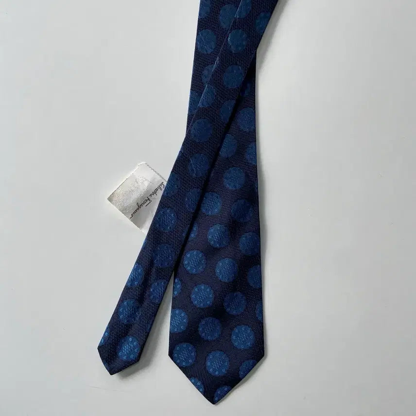 [BUNJANG] Ferragamo Silk Necktie / 택달린 페레가모(Ferragamo) 명품 정품 넥타이