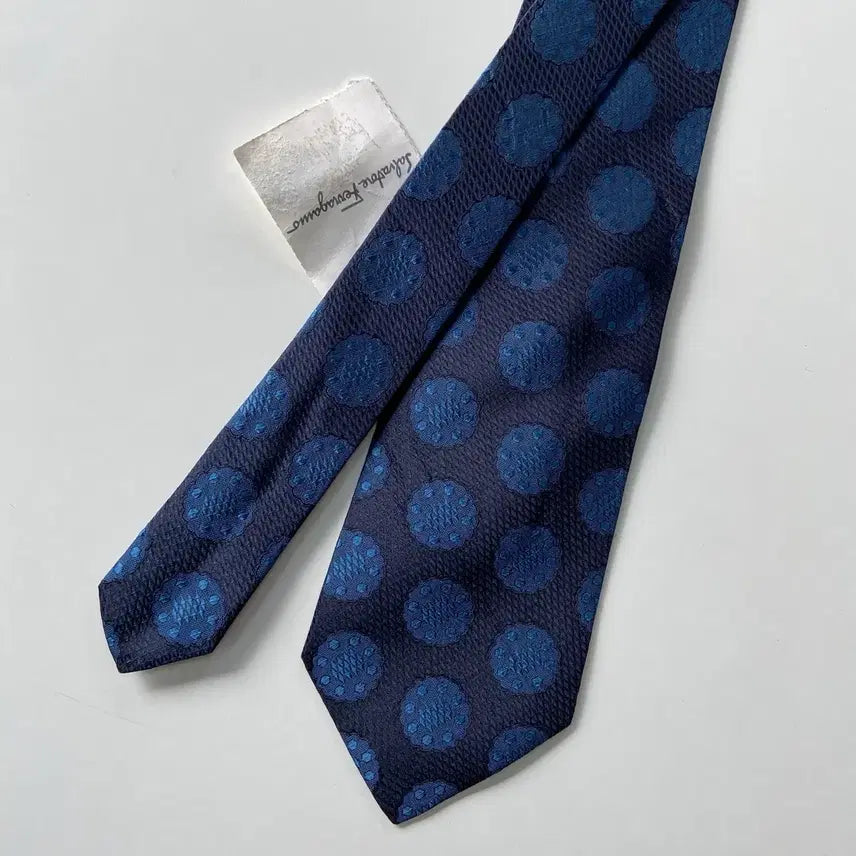 [BUNJANG] Ferragamo Silk Necktie / 택달린 페레가모(Ferragamo) 명품 정품 넥타이