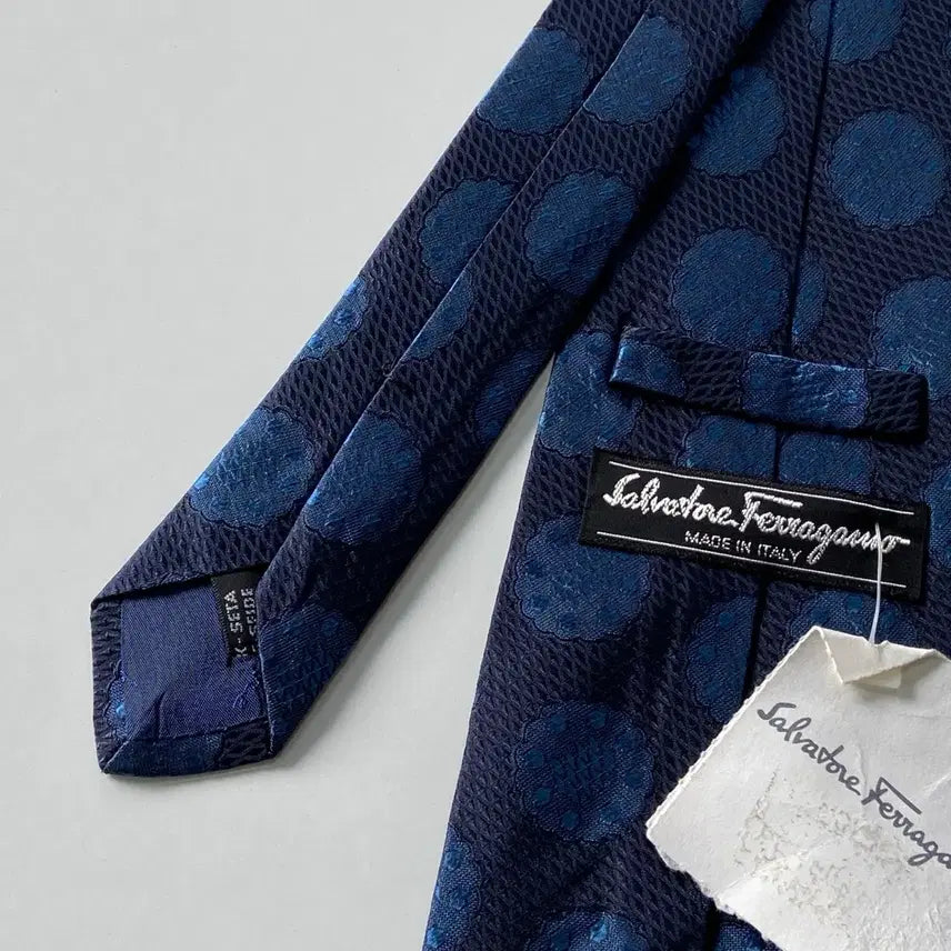 [BUNJANG] Ferragamo Silk Necktie / 택달린 페레가모(Ferragamo) 명품 정품 넥타이