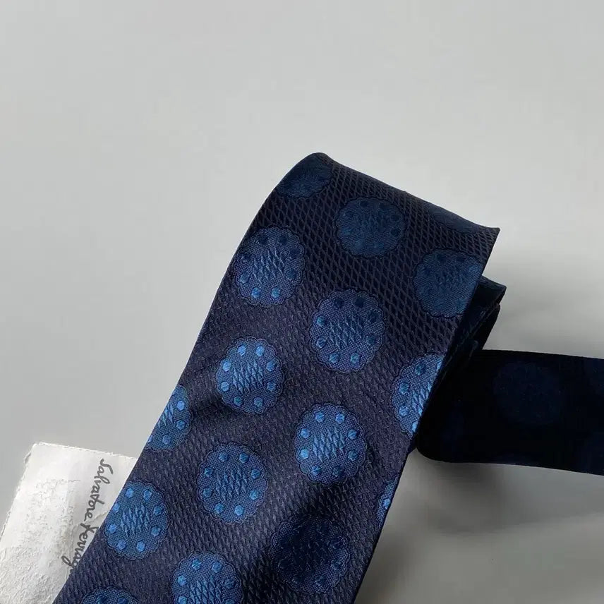 [BUNJANG] Ferragamo Silk Necktie / 택달린 페레가모(Ferragamo) 명품 정품 넥타이