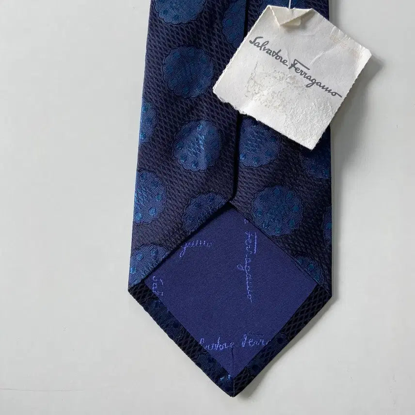 [BUNJANG] Ferragamo Silk Necktie / 택달린 페레가모(Ferragamo) 명품 정품 넥타이