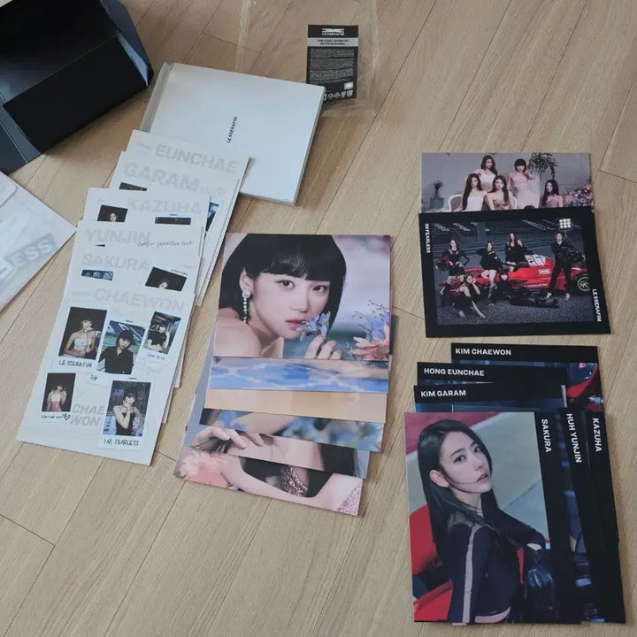 [SOLD OUT] [BUNJANG] LE SSERAFIM First Moment in Your Hands Official Goods / LE SSERAFIM First Moment in Your Hands
