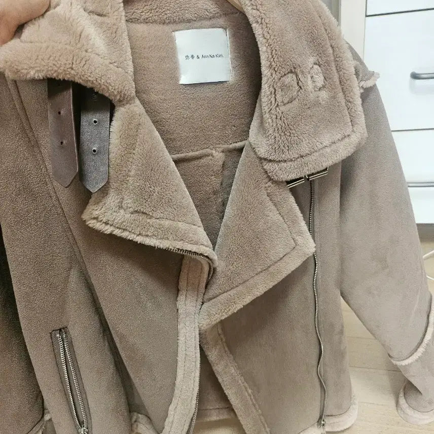 [BUNJANG] Beige Poodle Mustang Jacket / 무스탕 교신가능