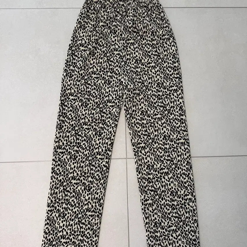 [BUNJANG] Leopard Print High-Waisted Banding Pants / [새상품]호피 밴딩 팬츠 꾸안꾸 데일리룩 여성바지 레오파드