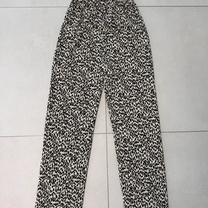[BUNJANG] Leopard Print High-Waisted Banding Pants / [새상품]호피 밴딩 팬츠 꾸안꾸 데일리룩 여성바지 레오파드