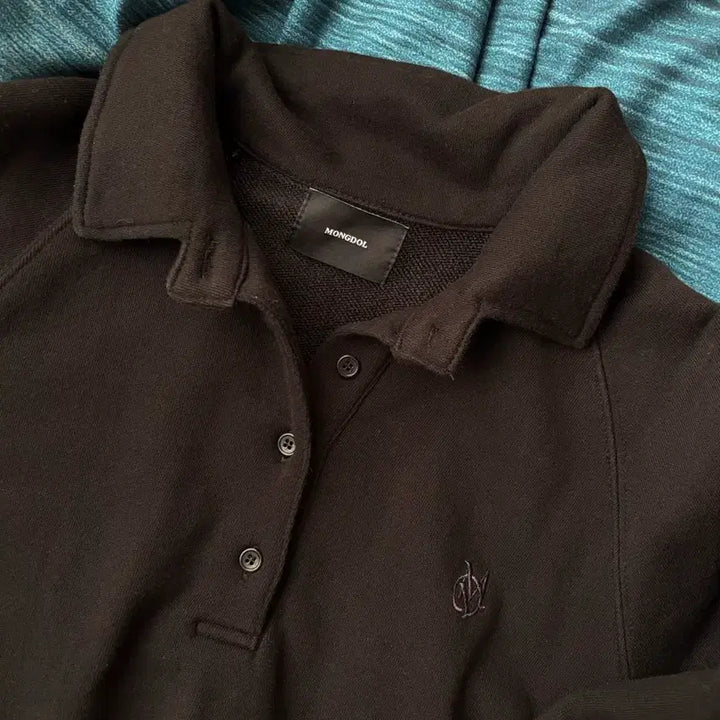 [SOLD OUT] (마지막가격인하)몽돌 블랙 카라 맨투맨