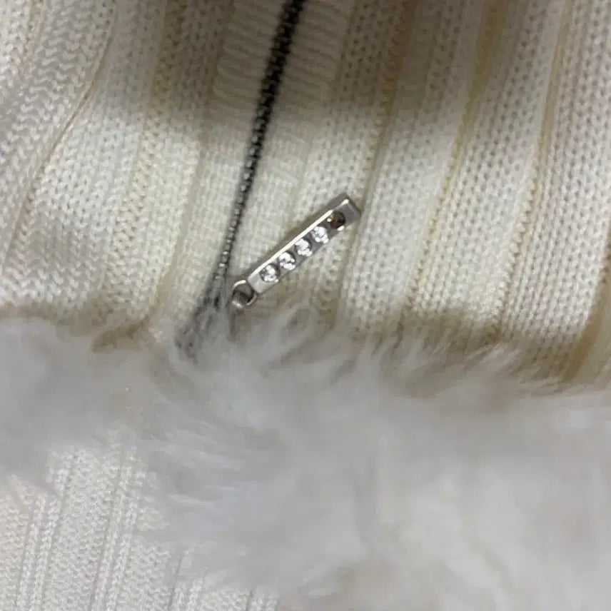 [BUNJANG] Layerloom White Fur Knit Zip-Up Jacket / 화이트 퍼 니트 집업 자켓 레이어룸 갸루