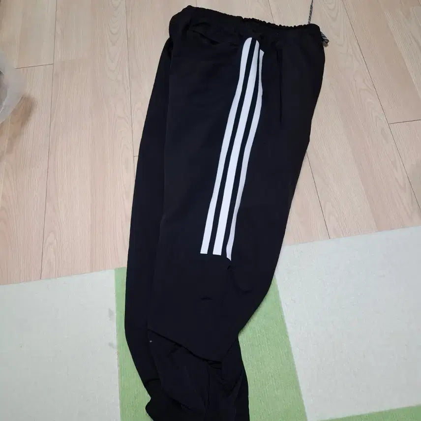 [BUNJANG] Adidas Windbreaker / 아디다스 바스락