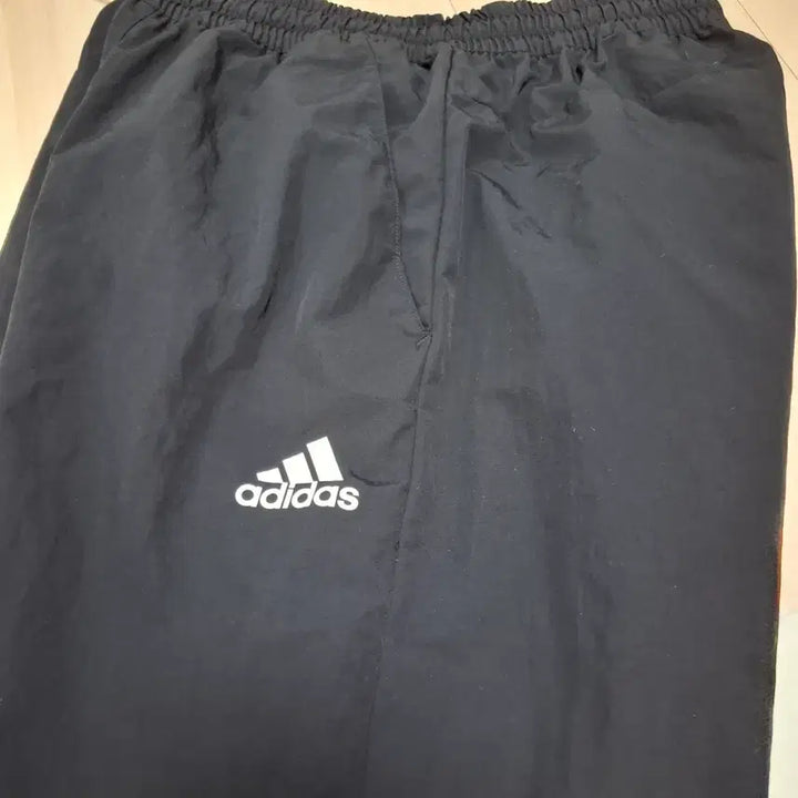 [BUNJANG] Adidas Windbreaker / 아디다스 바스락