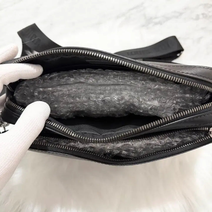 [BUNJANG] Louis Vuitton Monogram Eclipse Trio Messenger Bag / [정품] 루이비통 모노그램 이클립스 트리오 메신저백 크로스백