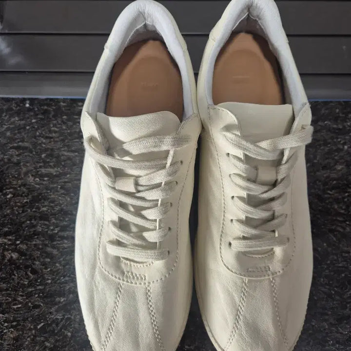 [BUNJANG] Kinchi 833(a) White Sneakers / (255) 킨치 weaker 833(a) white