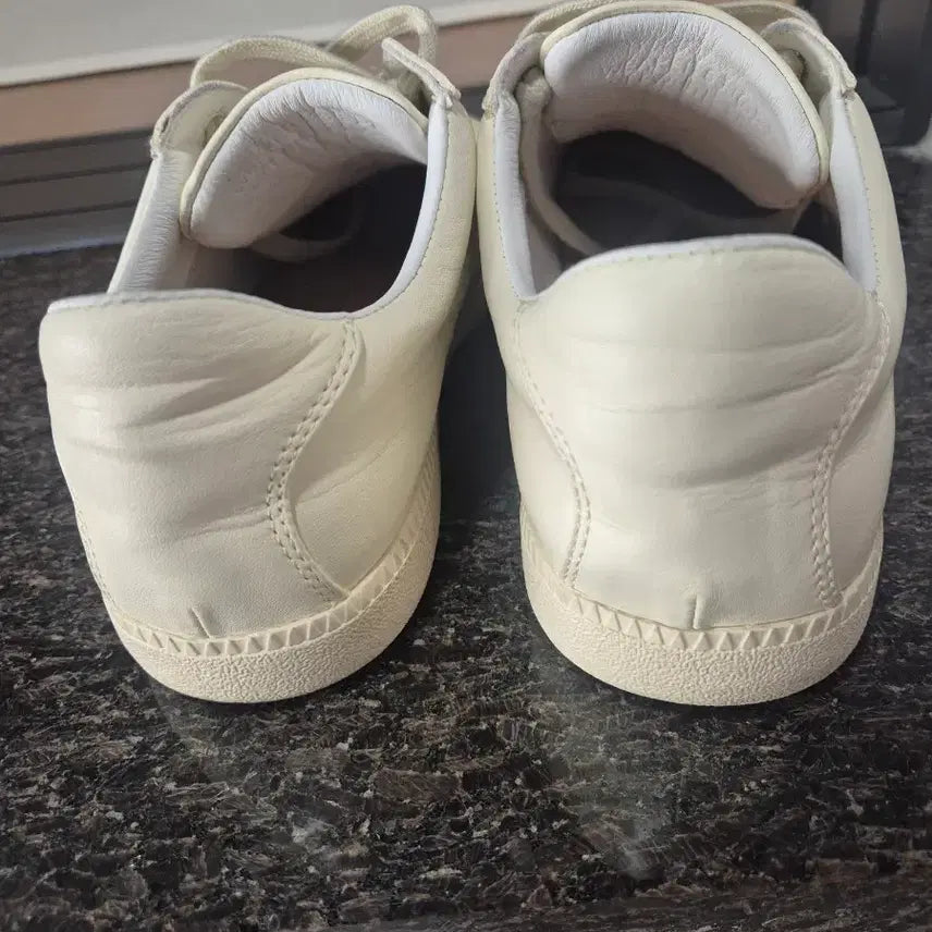 [BUNJANG] Kinchi 833(a) White Sneakers / (255) 킨치 weaker 833(a) white