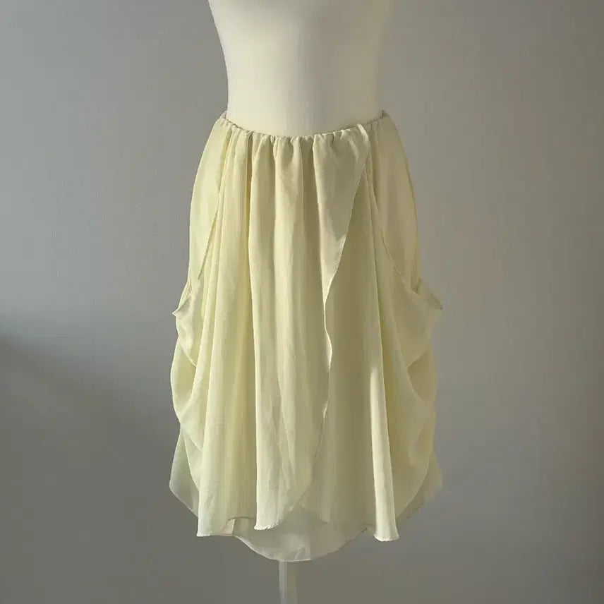 [SOLD OUT] [Lip Service] 00s 페일 셔링 랩 미디 스커트