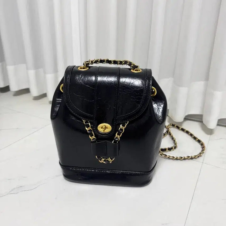 [BUNJANG] Gold Chain Backpack / 골드체인 백팩