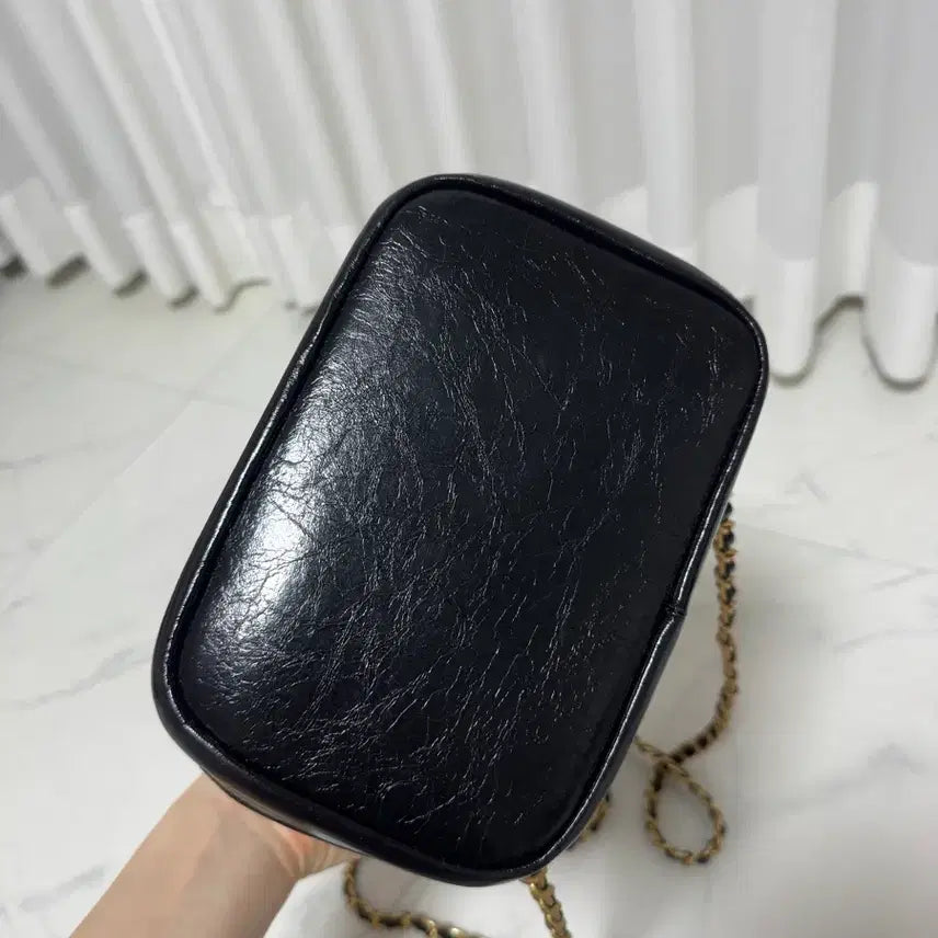 [BUNJANG] Gold Chain Backpack / 골드체인 백팩