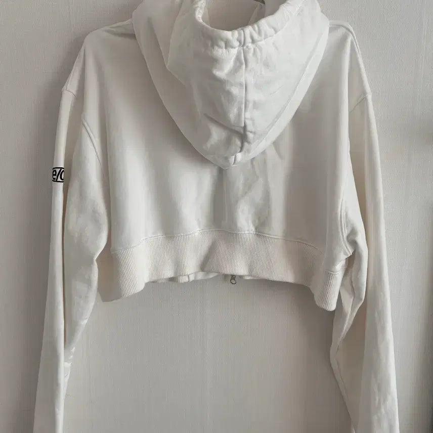 [BUNJANG] S/E/O Cropped Hood Zip Up White / S/E/O 에스이오 크롭 후드 집업 화이트