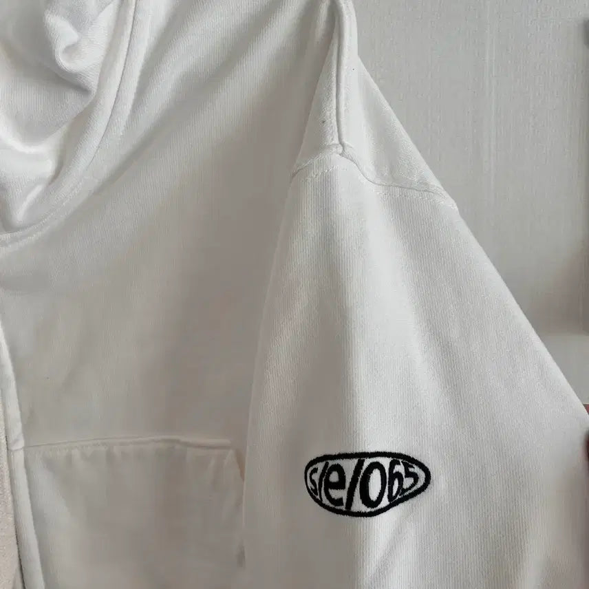 [BUNJANG] S/E/O Cropped Hood Zip Up White / S/E/O 에스이오 크롭 후드 집업 화이트