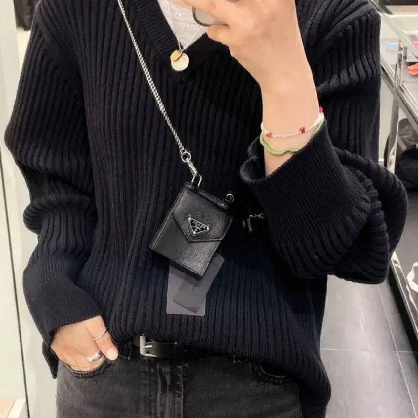 [BUNJANG] Prada Black Saffiano Leather AirPods Case with Silver Chain / 프라다 블랙 사피아노 에어팟 케이스