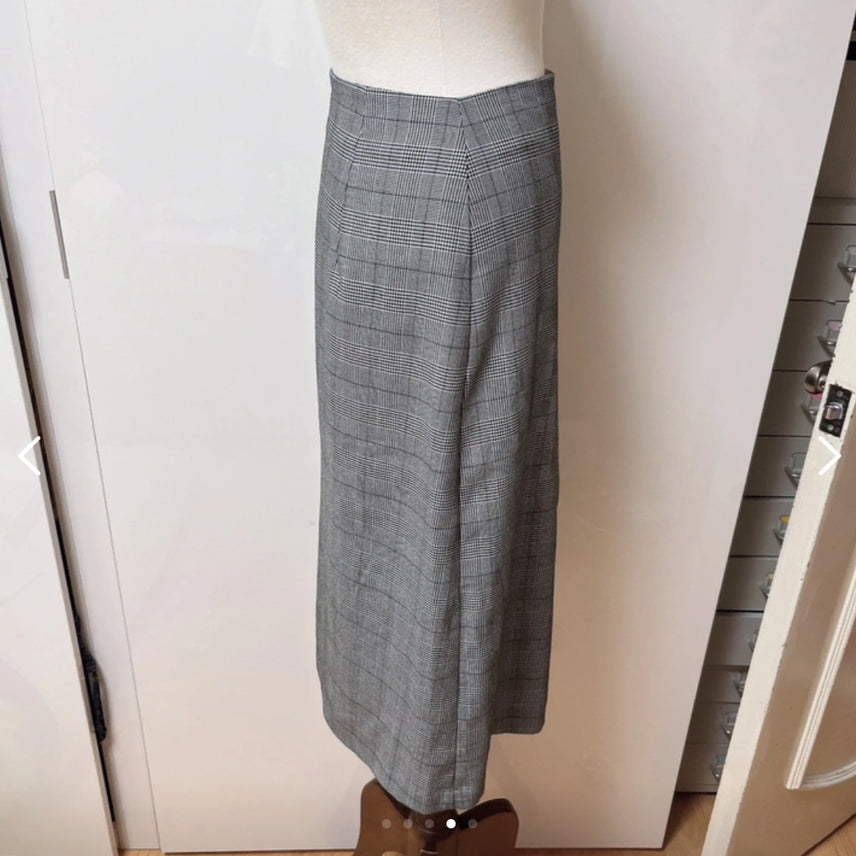 [BUNJANG] Uniqlo GU Check Button Trench Long Skirt / 이사급처 일본 유니클로 GU 체크 단추 트렌치 롱 스커트 치마 m