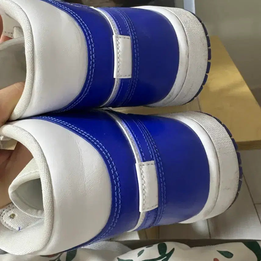 [BUNJANG] Nike Jordan 1 Mid White Hyper Royal / [w275] 나이키 조던 1 미드 화이트 하이퍼 로얄