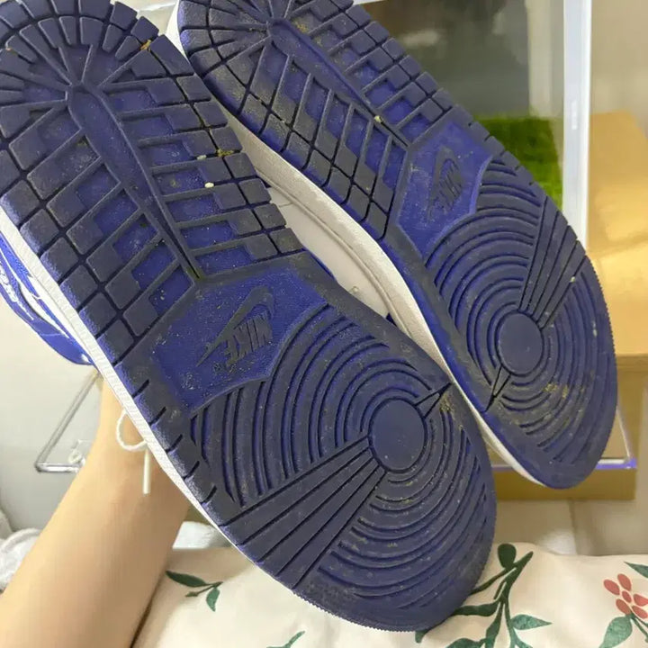 [BUNJANG] Nike Jordan 1 Mid White Hyper Royal / [w275] 나이키 조던 1 미드 화이트 하이퍼 로얄