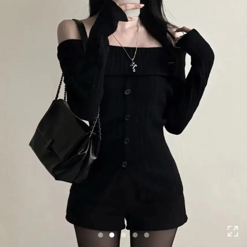 [BUNJANG] Ably Black Off-Shoulder Knit Top / 에이블리 블랙 오프숄더 니트 (뒷장에 실사)