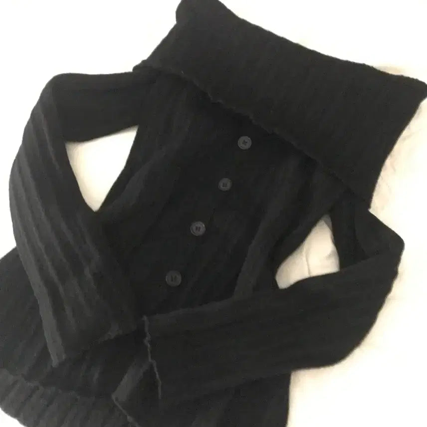 [BUNJANG] Ably Black Off-Shoulder Knit Top / 에이블리 블랙 오프숄더 니트 (뒷장에 실사)