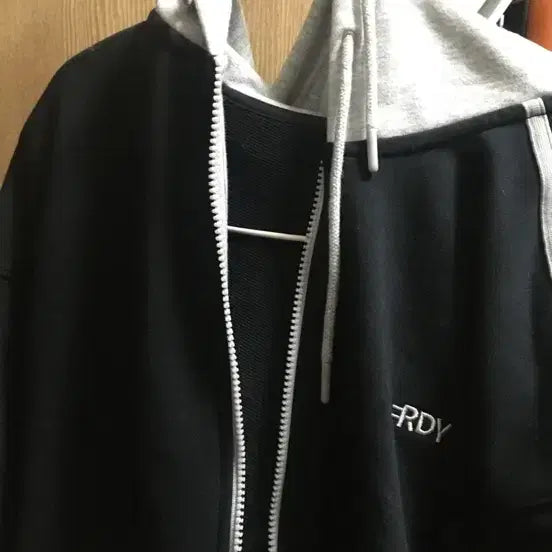 [BUNJANG] Nerdy Black/Gray Hooded Zip-Up / 널디 블랙/그레이 후드집업