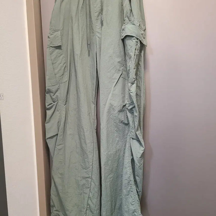 [BUNJANG] Ballute Nylon Parachute Cargo Pants / 발루트 나일론 파라수트 카고 팬츠 올리브