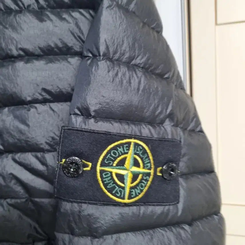 [SOLD OUT] (L) 스톤 아일랜드 룸우븐 블랙