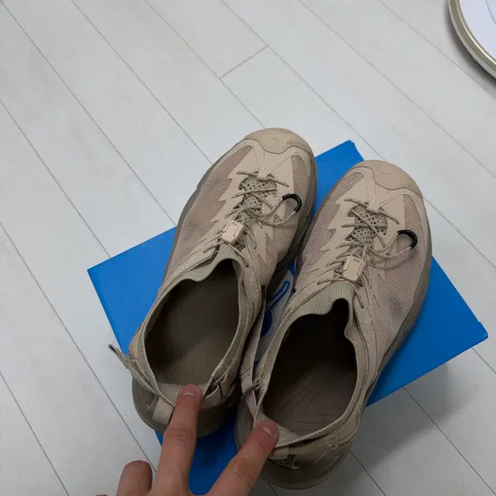 [SOLD OUT] 호카 호파라 2 285 사이즈