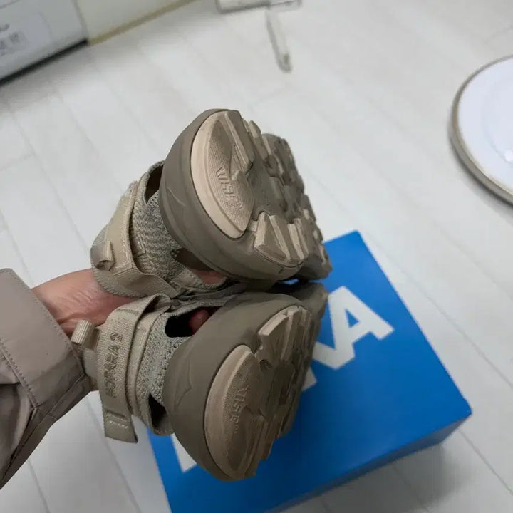 [SOLD OUT] 호카 호파라 2 285 사이즈
