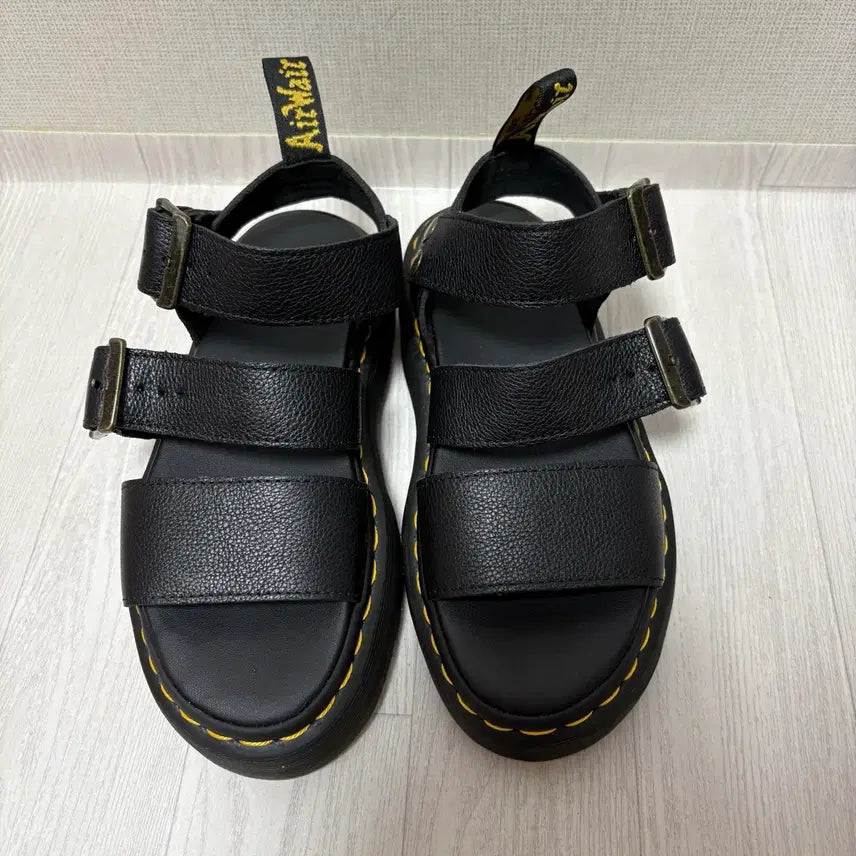 [BUNJANG] Dr. Martens Gryphon Black Quad Sandals (220mm) / (미사용) 닥터마틴 그리폰 블랙 쿼드 샌들 (220mm) 25720001