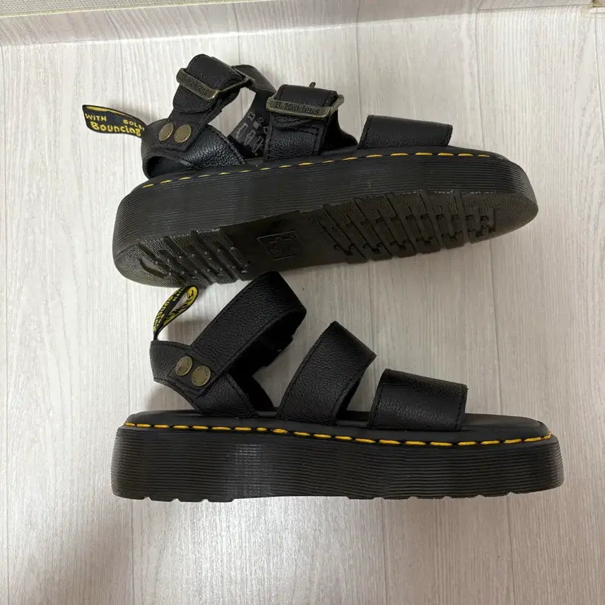 [BUNJANG] Dr. Martens Gryphon Black Quad Sandals (220mm) / (미사용) 닥터마틴 그리폰 블랙 쿼드 샌들 (220mm) 25720001