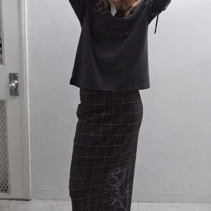 [BUNJANG] Deard Black Cubic Rose Printed Long Skirt / s)데어드 블랙 큐빅 로즈 페인티드 롱 스커트