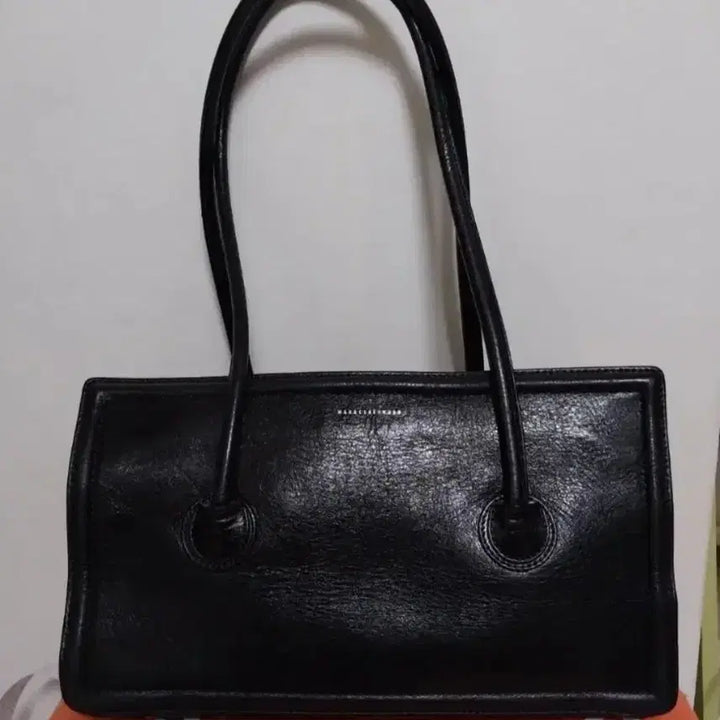 [BUNJANG] Maje Sherwood Boston Medium Bag Black Crinkle Leather Shoulder Bag / 여성 마지셔우드 보스턴 미듐 블랙 크링클 가방, 숄더백, 도트백