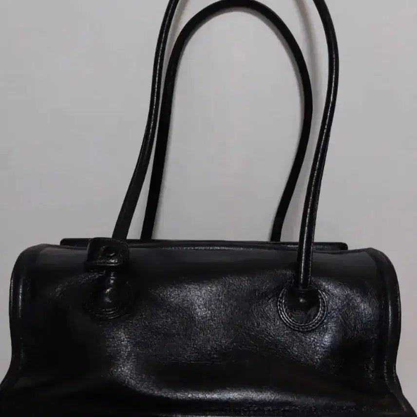 [BUNJANG] Maje Sherwood Boston Medium Bag Black Crinkle Leather Shoulder Bag / 여성 마지셔우드 보스턴 미듐 블랙 크링클 가방, 숄더백, 도트백